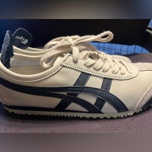 Women’s ASICS Tigers worn once perfect condition